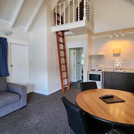 Bulls Motel & Holiday Park Halcombe Bagian luar foto