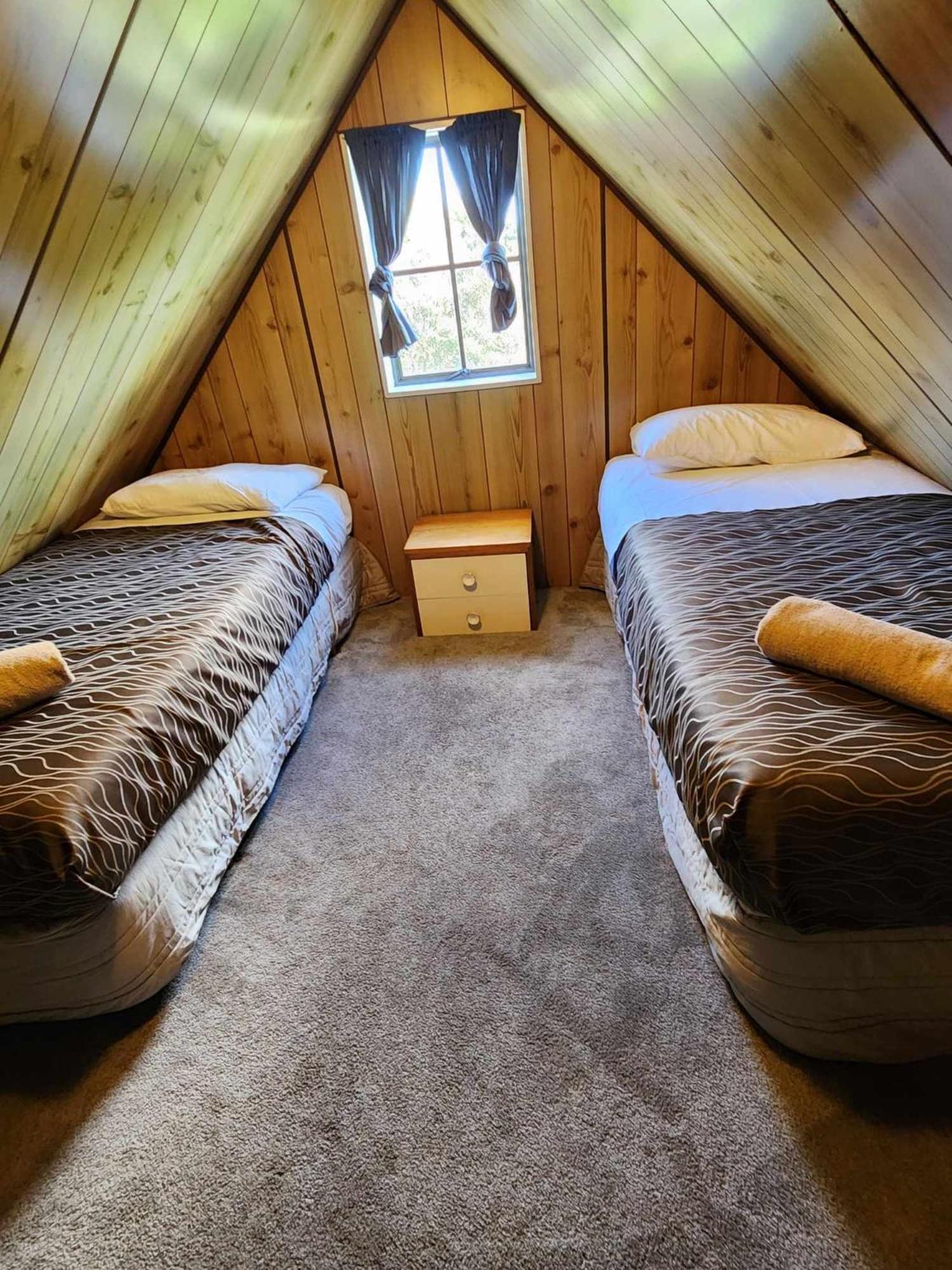 Bulls Motel & Holiday Park Halcombe Bagian luar foto