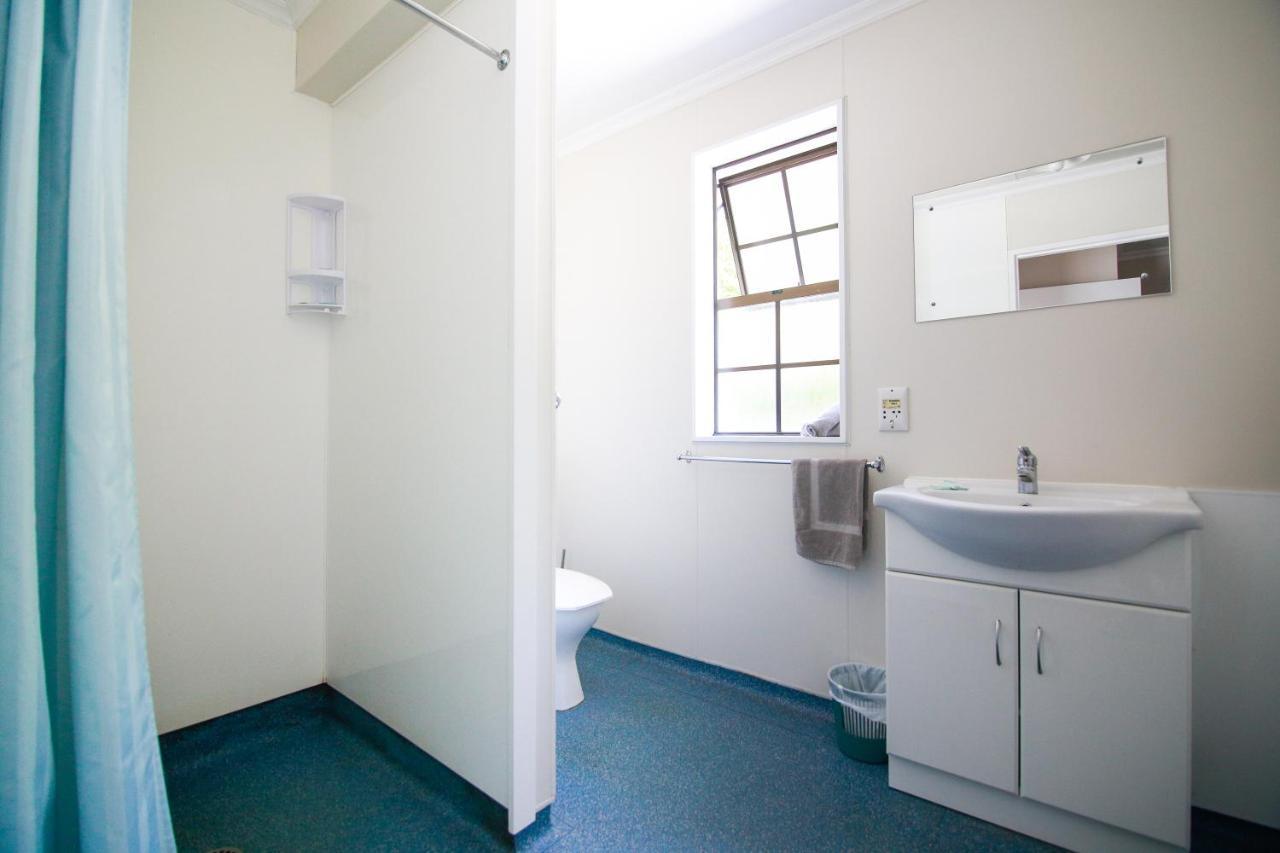Bulls Motel & Holiday Park Halcombe Bagian luar foto