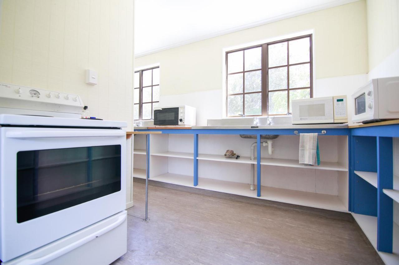 Bulls Motel & Holiday Park Halcombe Bagian luar foto
